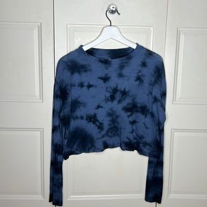 Super cute blue and black tie-dye top!